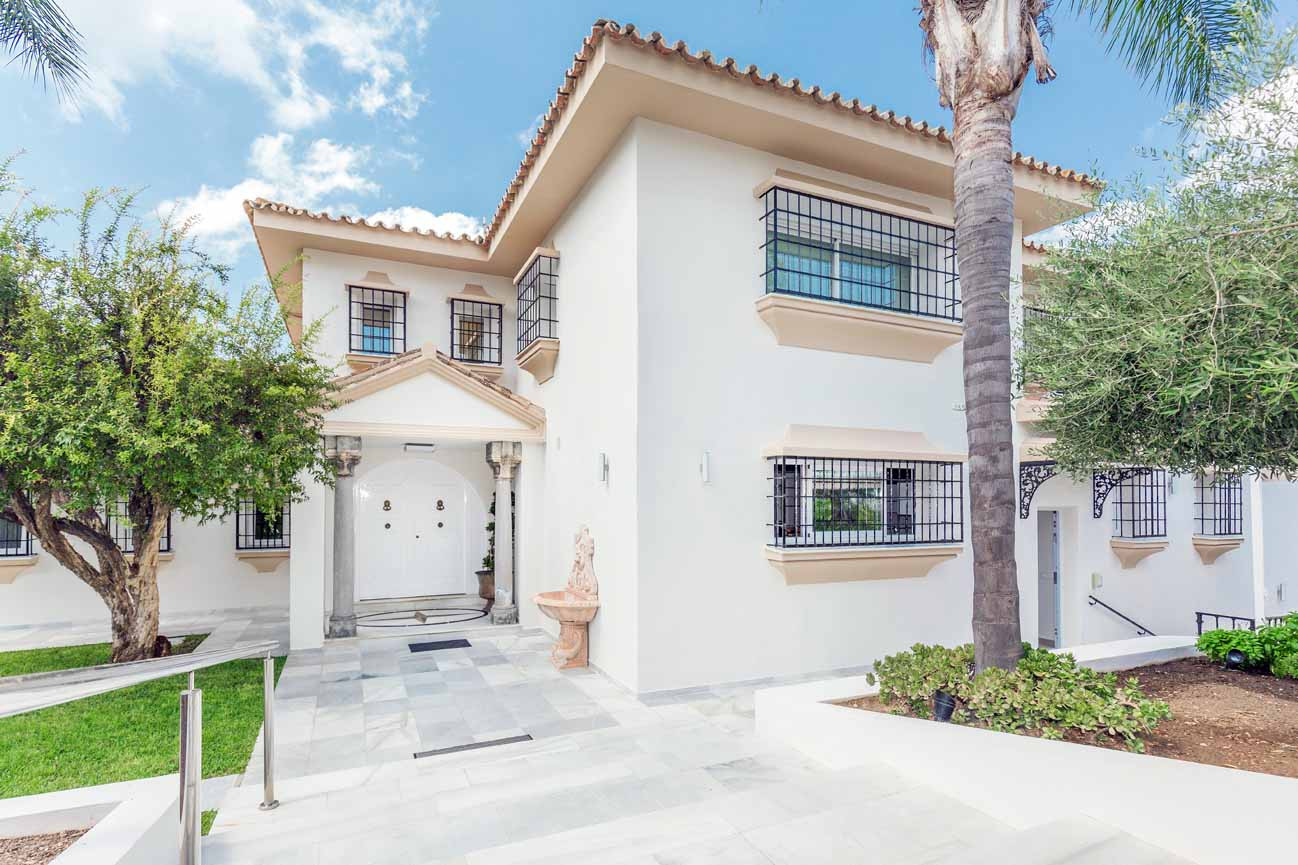 6 Bedroom Villa in Marbella - Photo 23