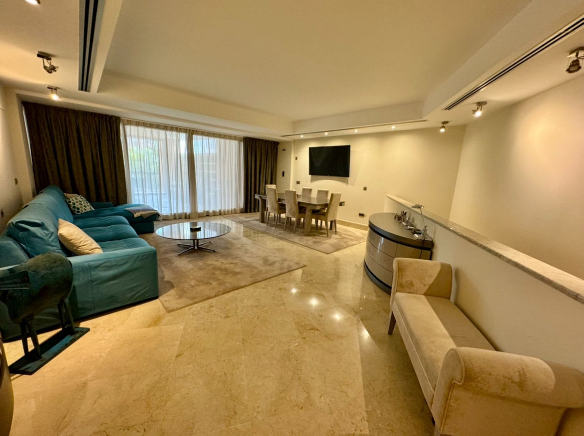 3 Bedroom Apartment in San Pedro de Alcántara - Photo 7