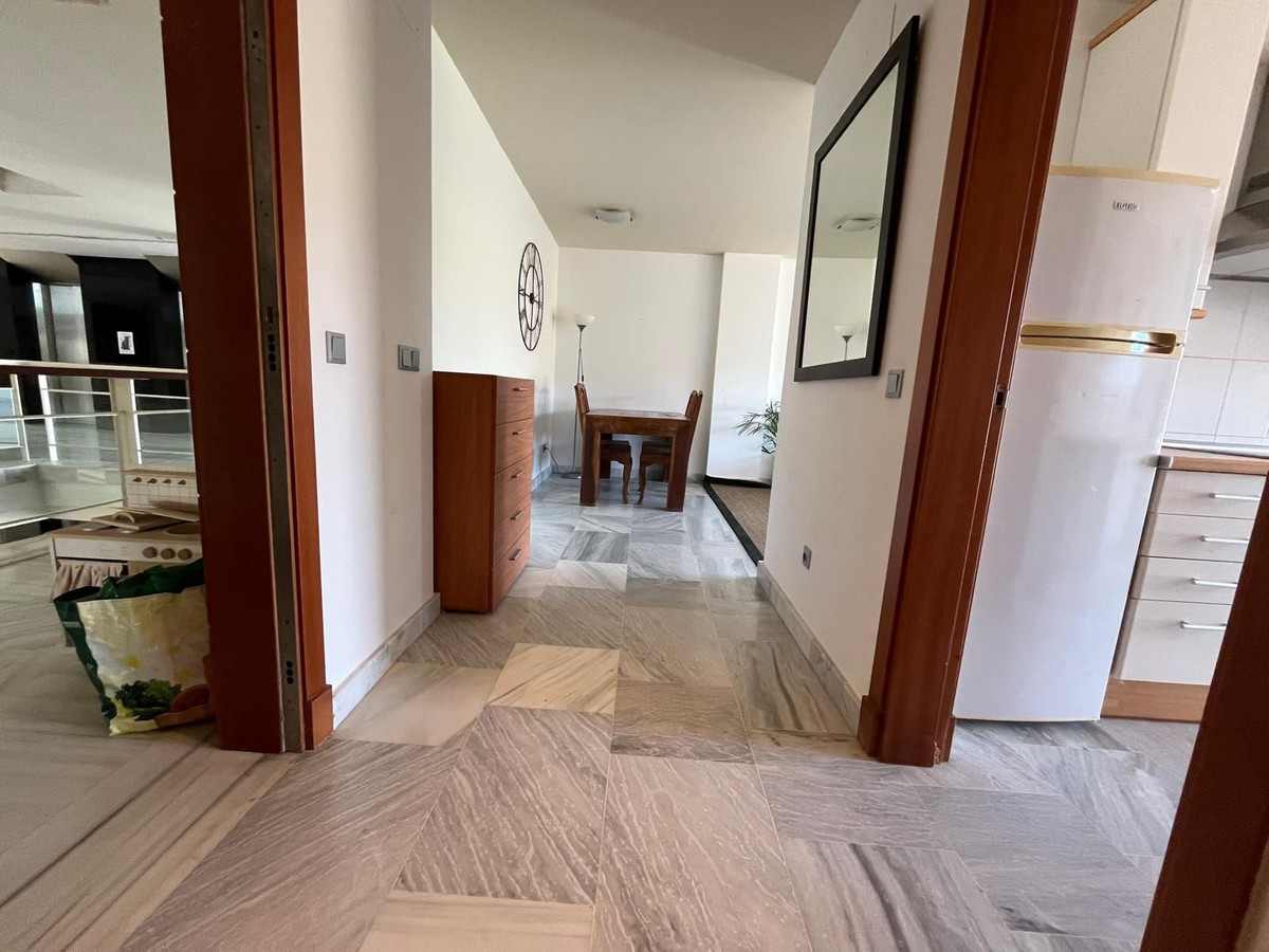 2 Bedroom Apartment in Benahavís - Photo 17