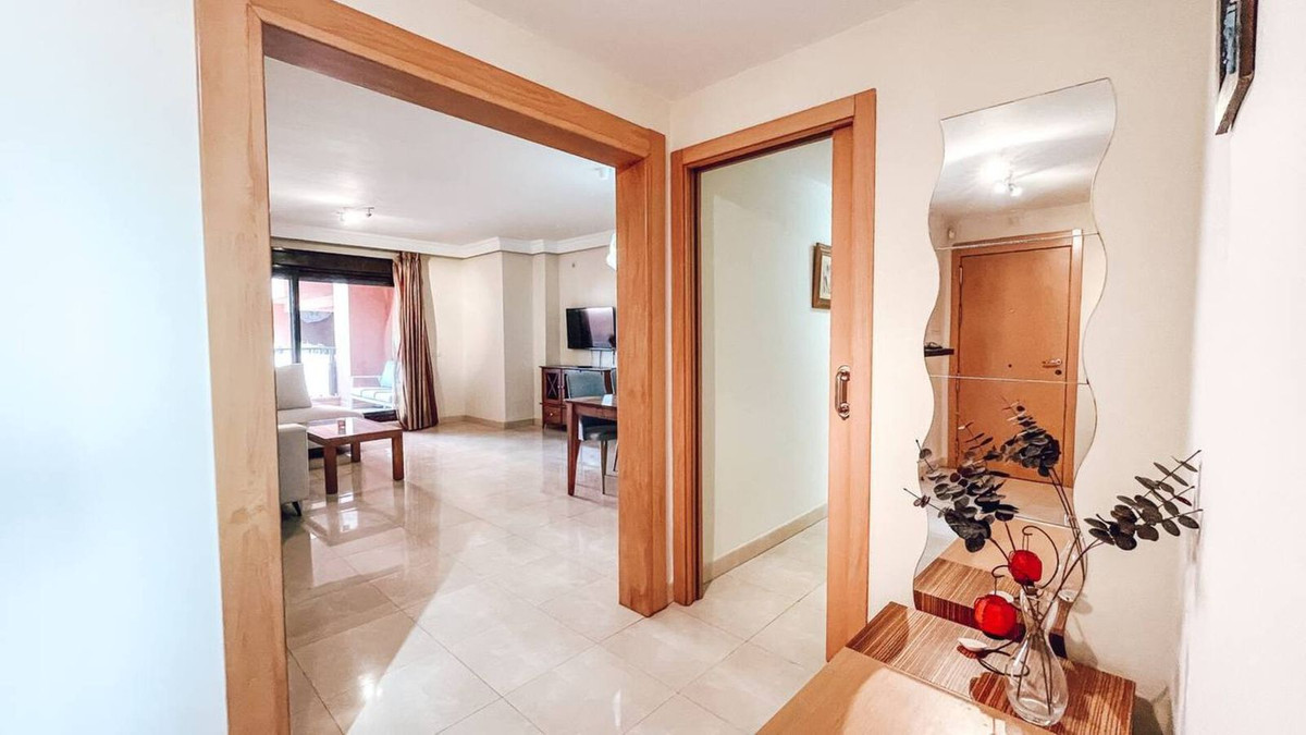 3 Bedroom Apartment in Estepona - Photo 19