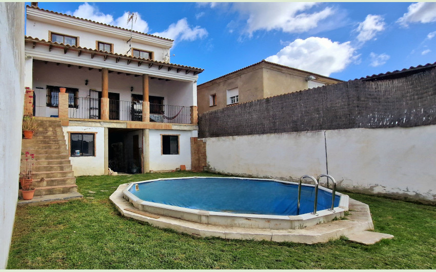 5 Bedroom Townhouse in Jimena de la Frontera - Photo 13