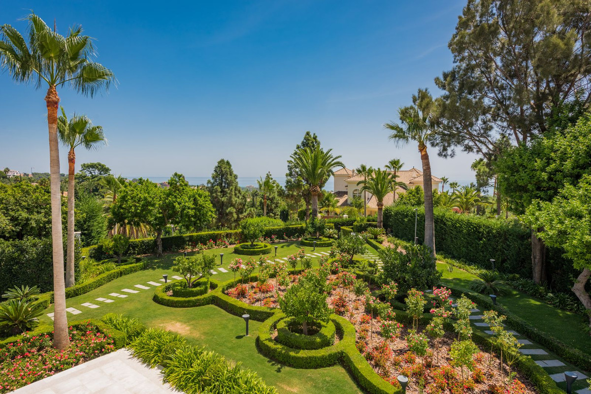 7 Bedroom Villa in Marbella - Photo 4