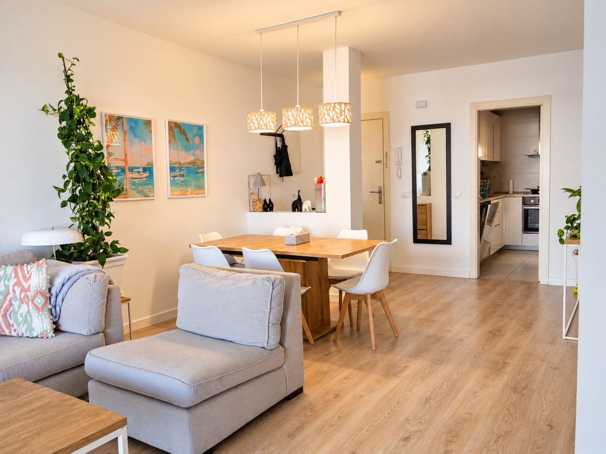 3 Bedroom Apartment in Marbella - Photo 3