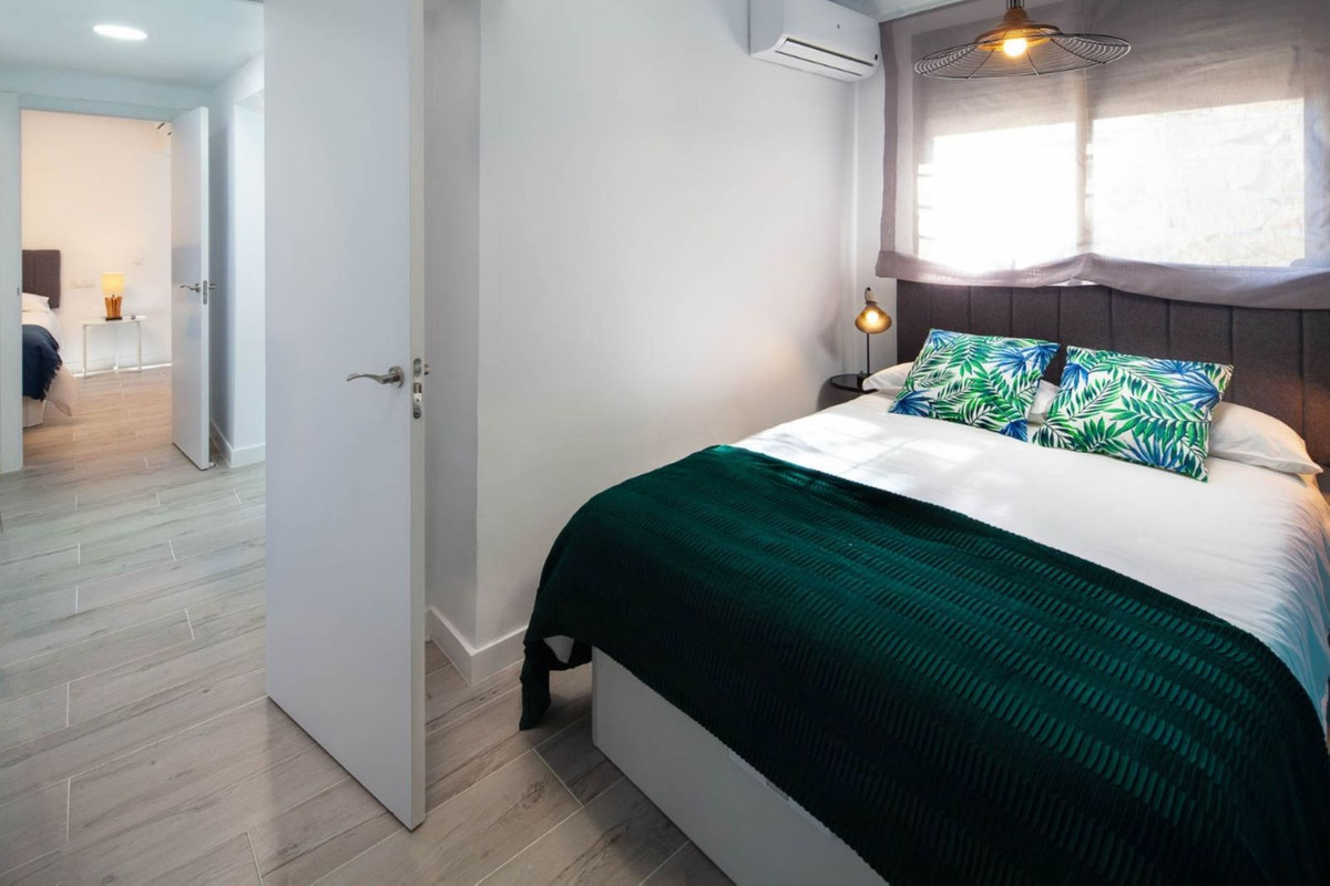 7 Bedroom Apartment in Benalmádena - Photo 5