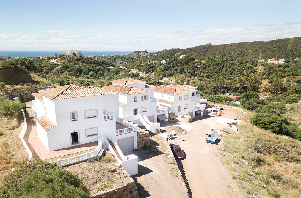 4 Bedroom Villa in Estepona - Photo 4