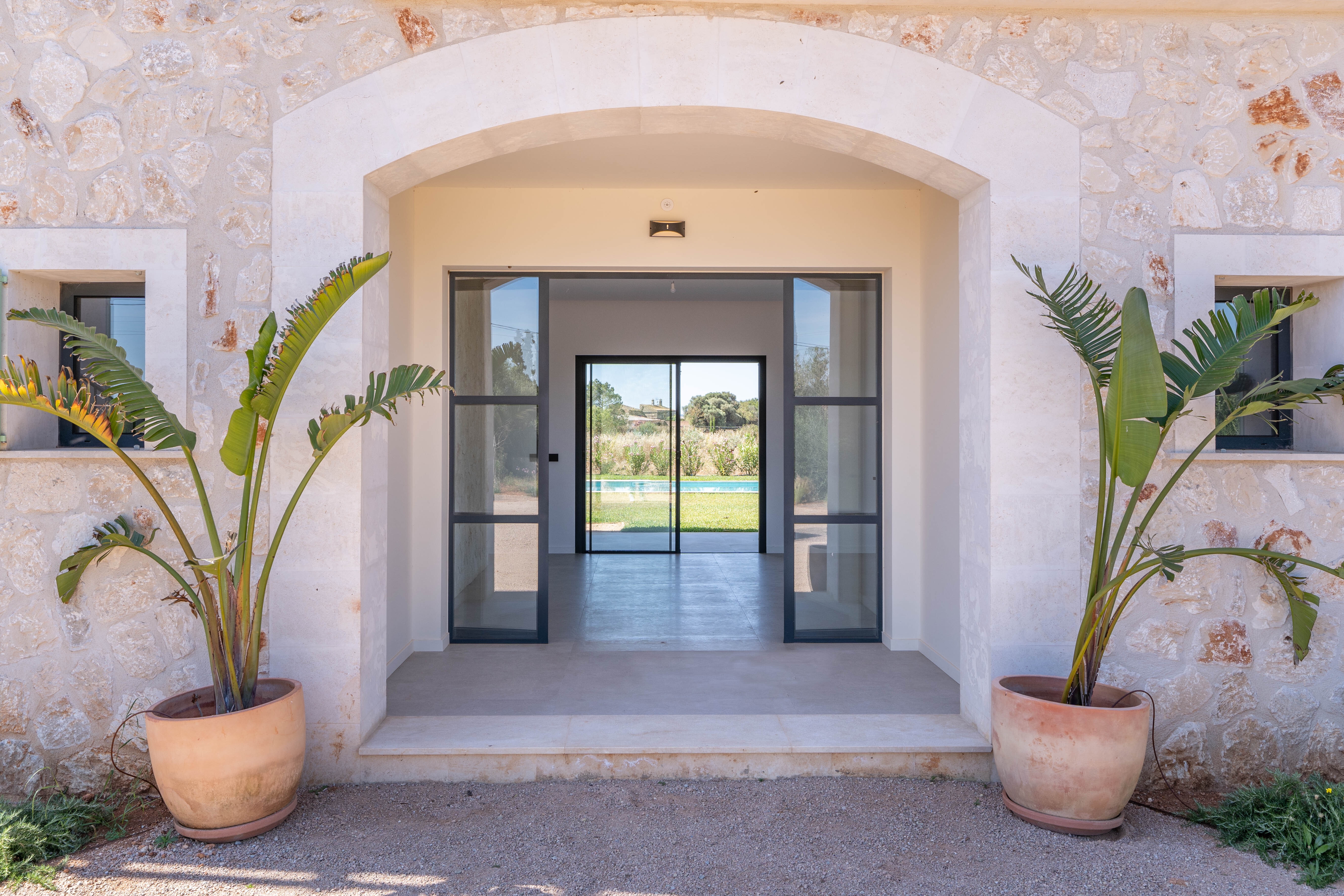 Chalet de 5 dormitorios con piscina en Baleares – Foto 12