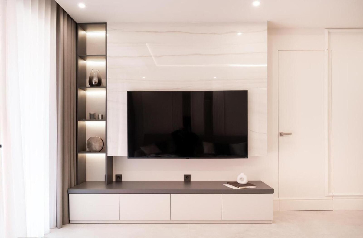 3 Bedroom Apartment in Estepona - Photo 5