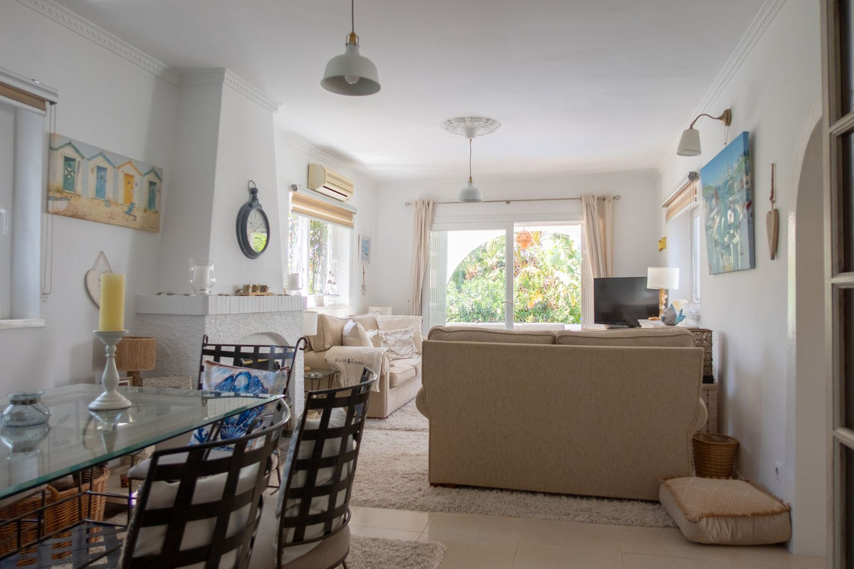 3 Bedroom Villa in Estepona - Photo 6