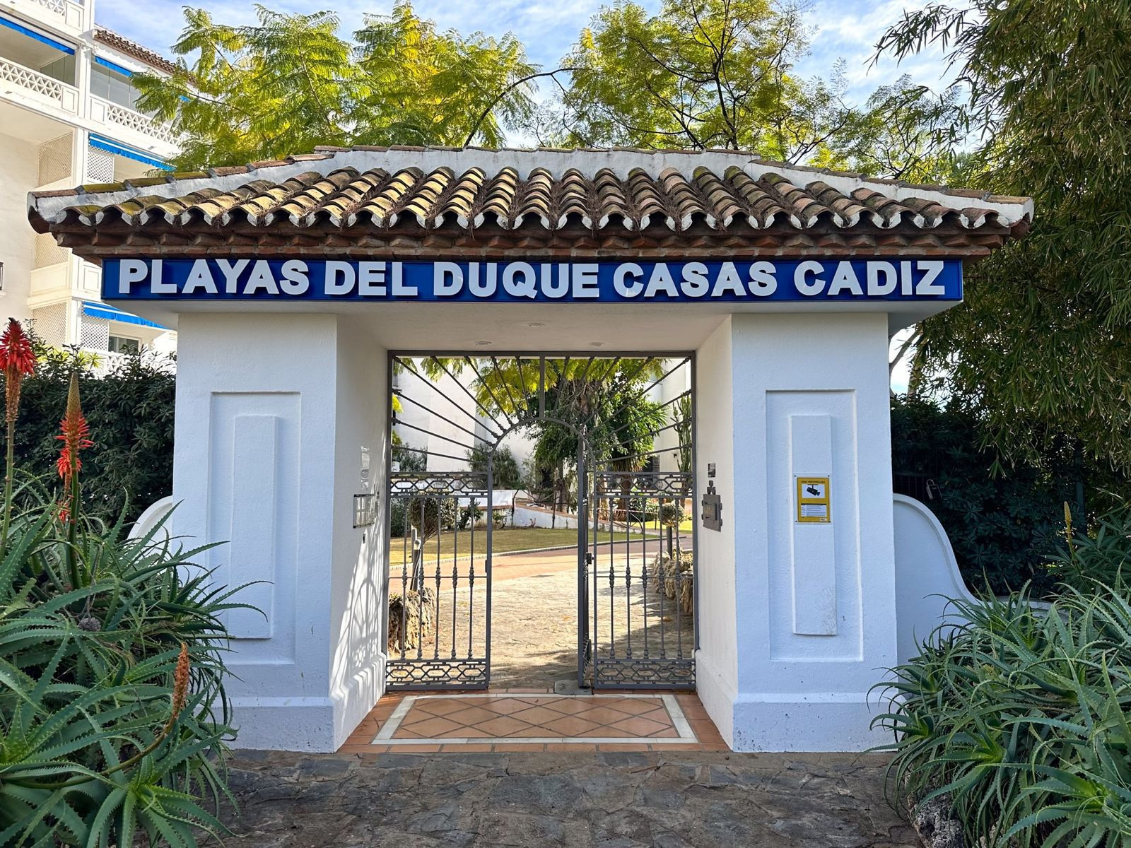 2 Bedroom Apartment in Marbella - Photo 7