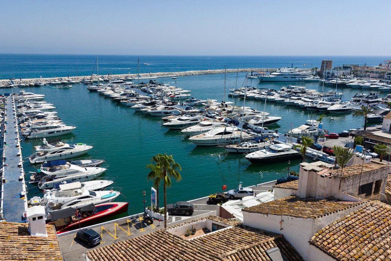 2 Bedroom Apartment in Marbella - Photo 15