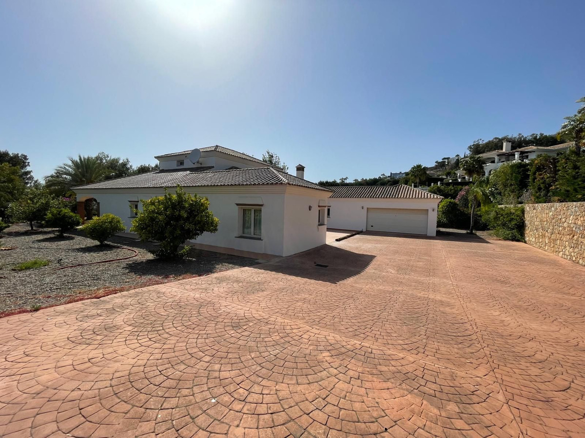 5 Bedroom Villa in Mijas - Photo 6