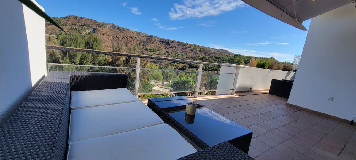 2 Bedroom Penthouse in Benahavís - Photo 59
