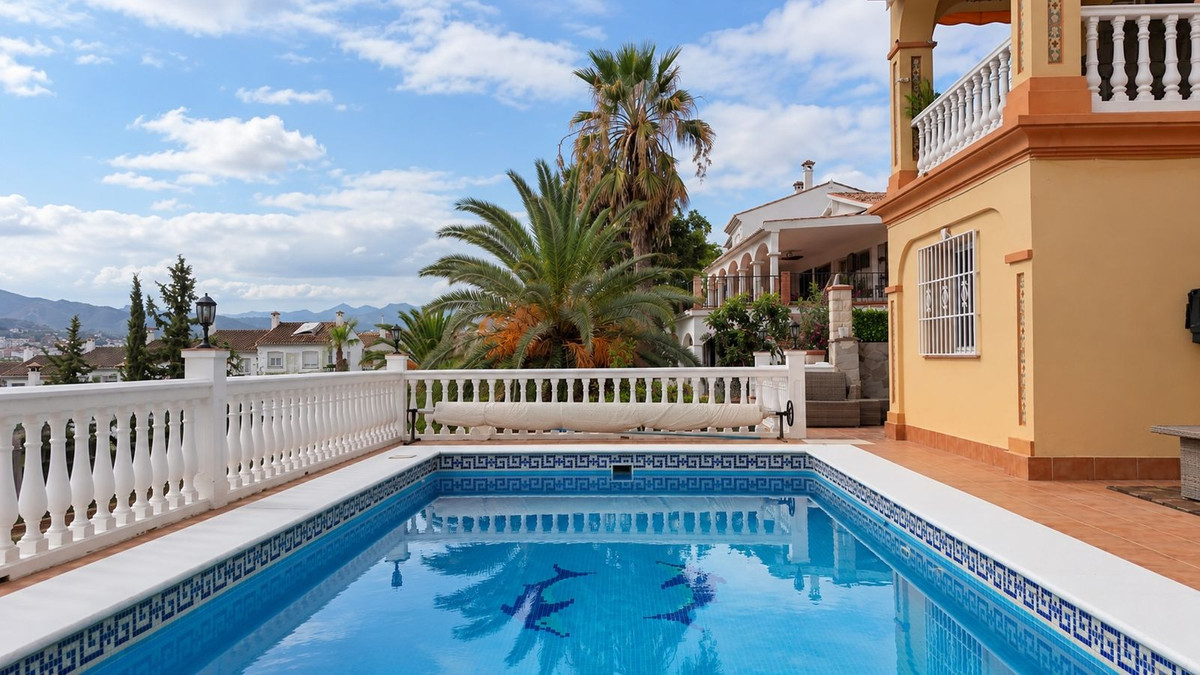 5 Bedroom Villa in Coín - Photo 5