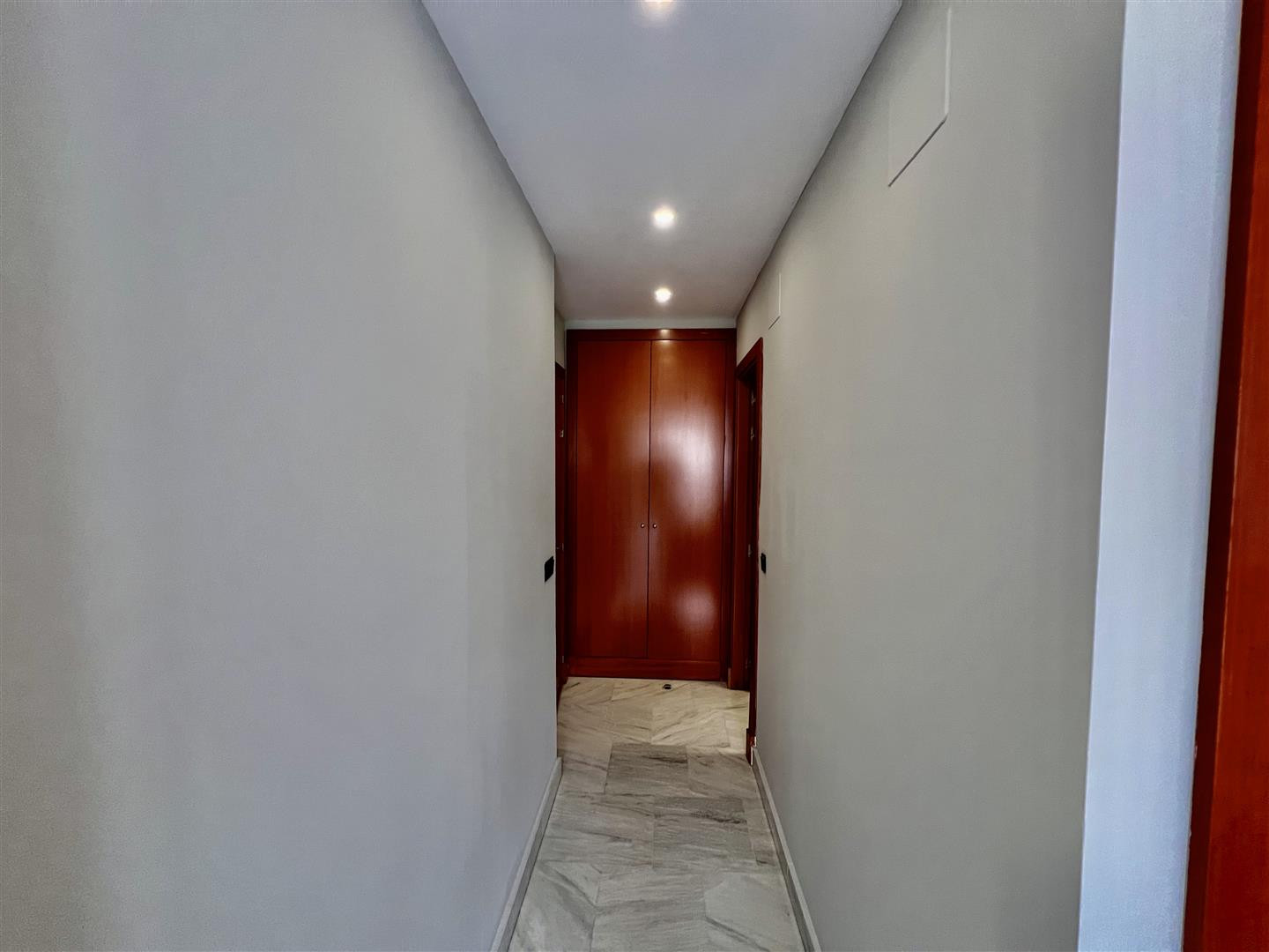 1 Bedroom Apartment in Estepona - Photo 19