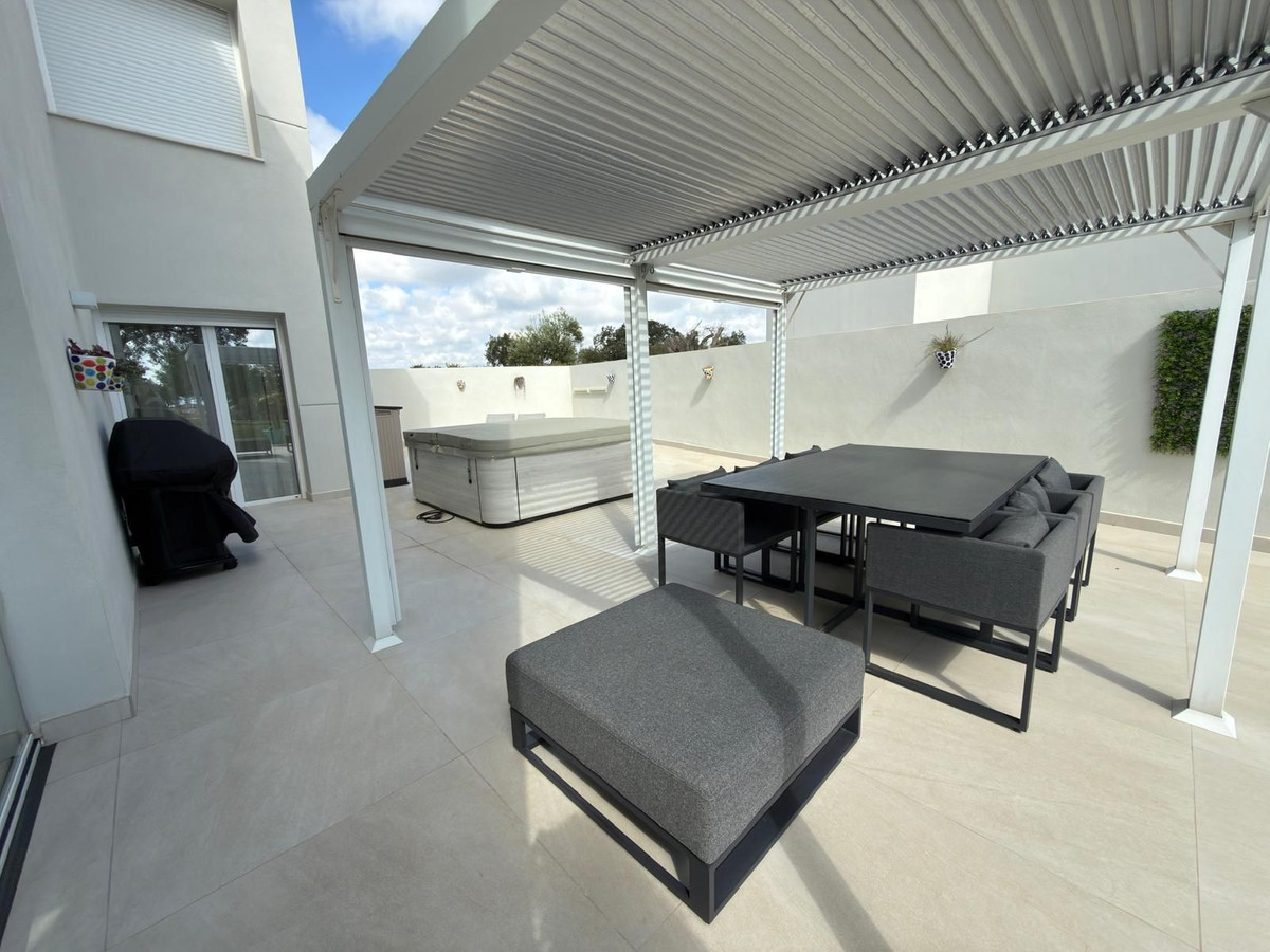 3 Bedroom Apartment in San Roque - Photo 22