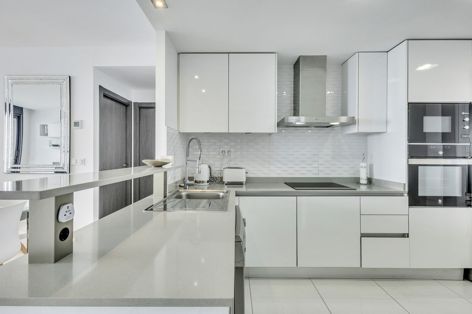 Apartamento com 3 quartos com vista mar em Alicante, Espanha – Foto 11