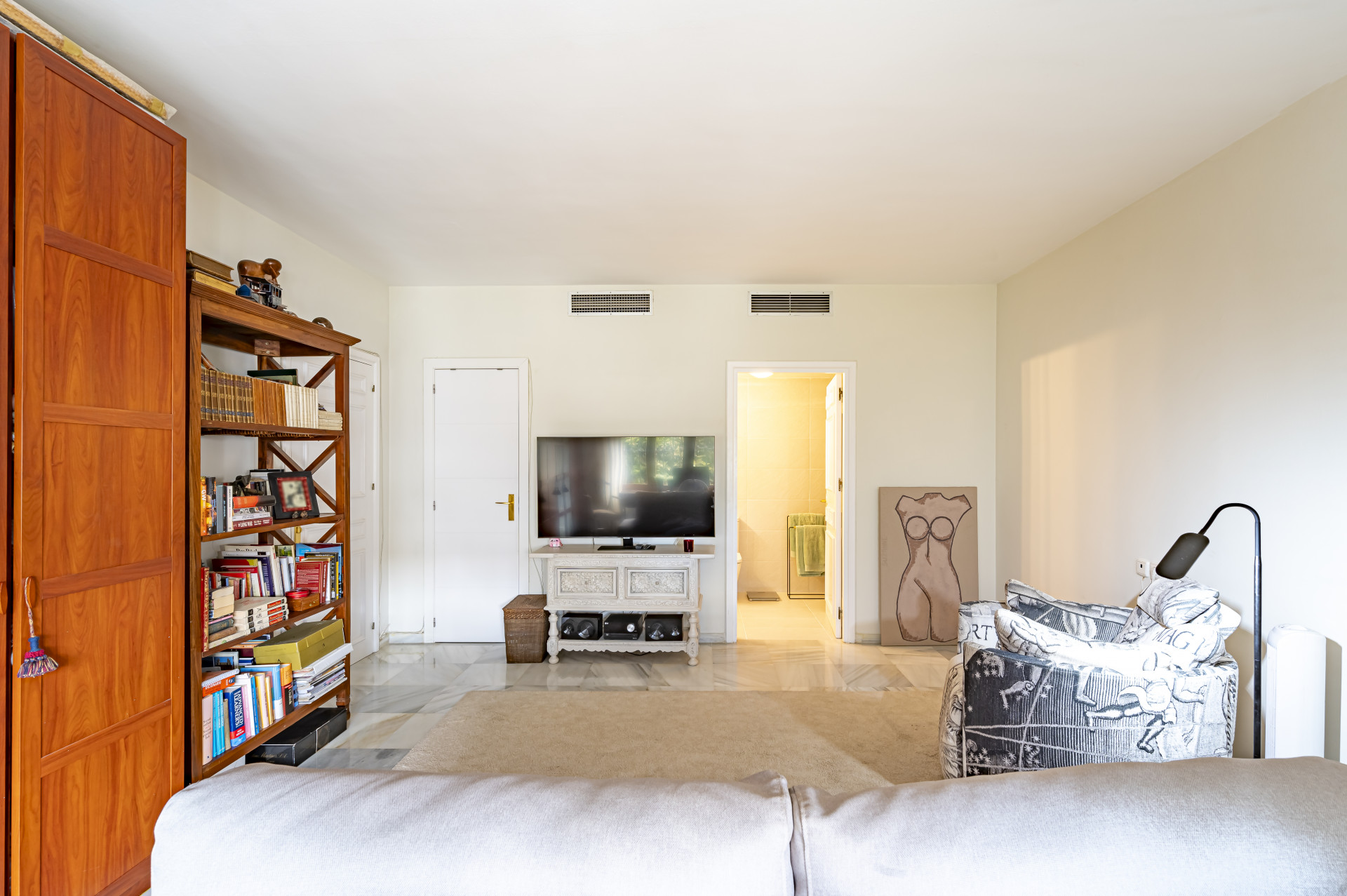 2 Bedroom Apartment in Benahavís - Фото 24