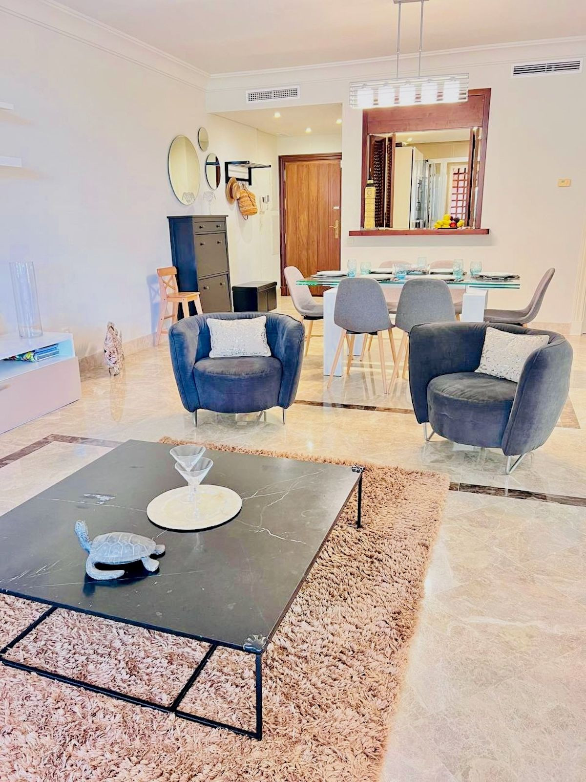 3 Bedroom Apartment in Marbella - Photo 3