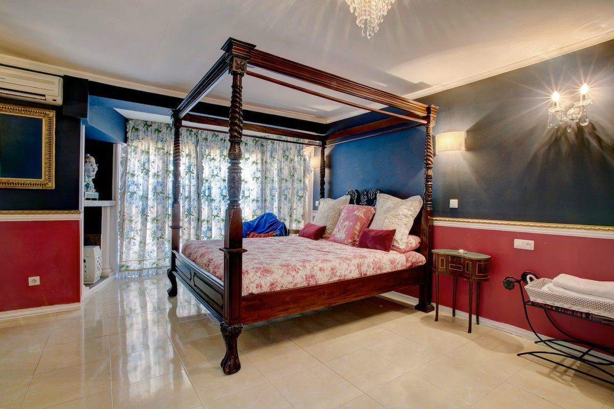 6 Bedroom Villa in Marbella - Photo 15