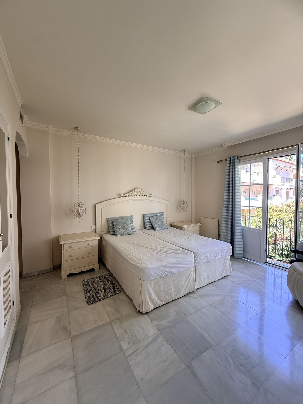 3 Bedroom Apartment in Estepona - Foto 20
