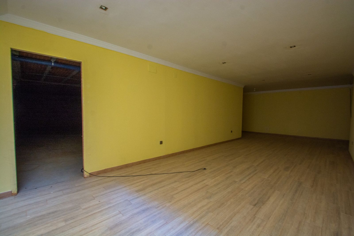 5 Bedroom Villa in Mijas - Photo 32