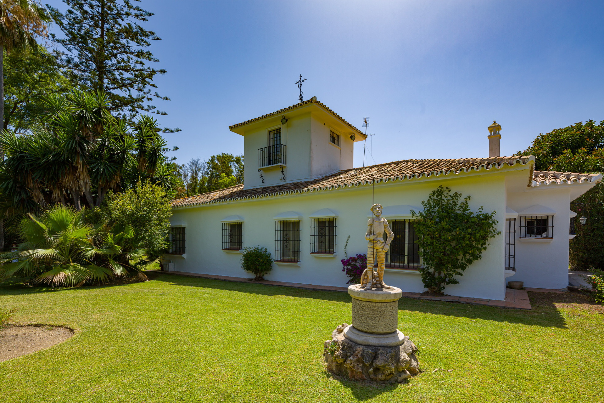 6 Bedroom Villa in San Pedro de Alcántara - Photo 3