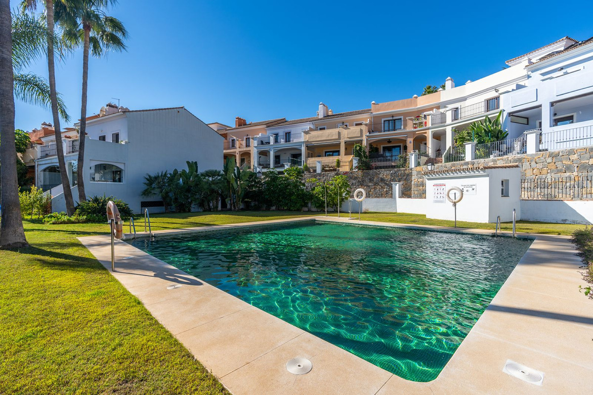 4 Bedroom Townhouse in Estepona