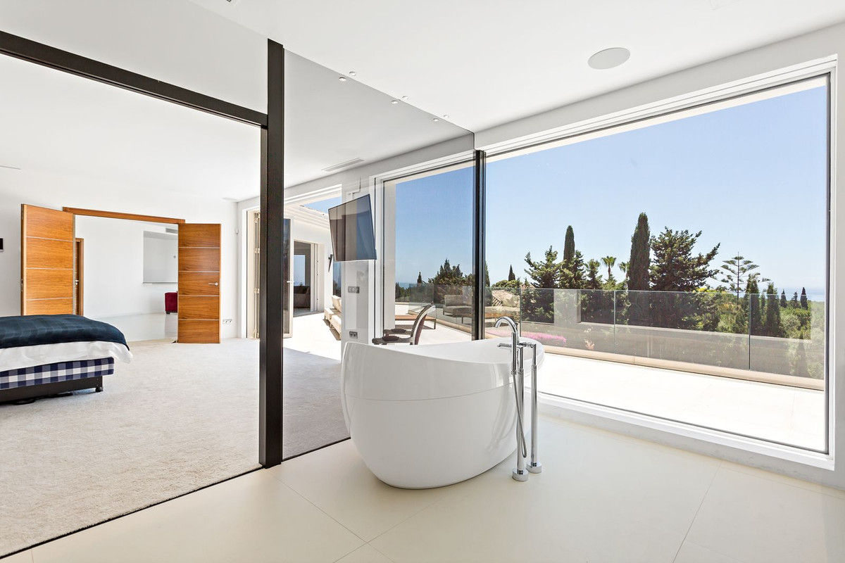 7 Bedroom Villa in Marbella - Photo 44
