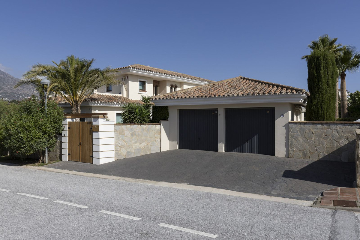 6 Bedroom Villa in Mijas - Photo 13