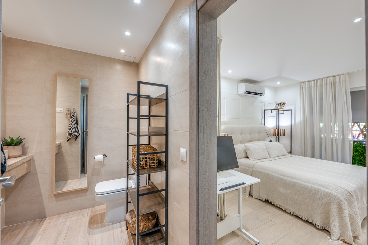 3 Bedroom Apartment in Marbella - Photo 21