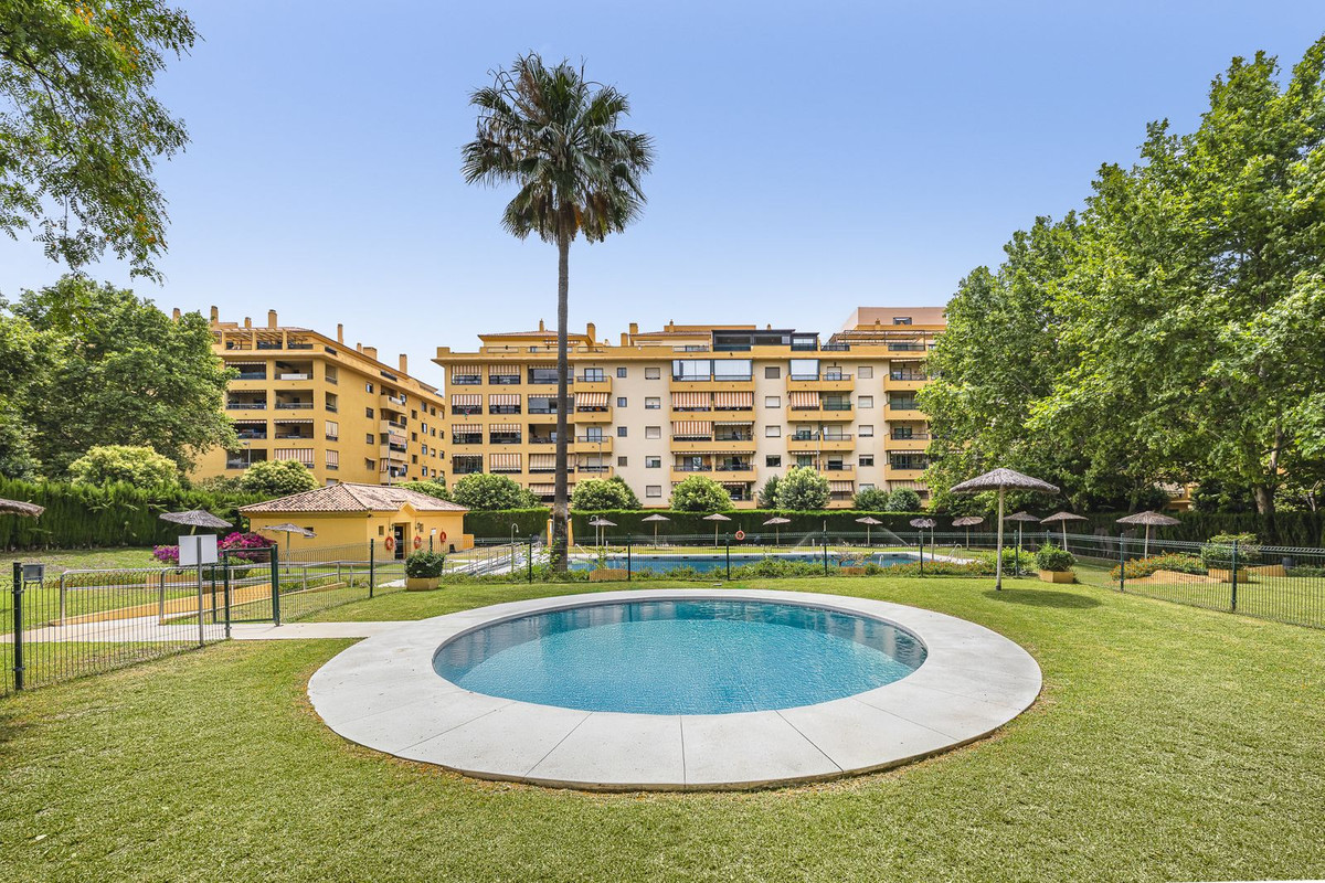 3 Bedroom Apartment in San Pedro de Alcántara - Photo 41