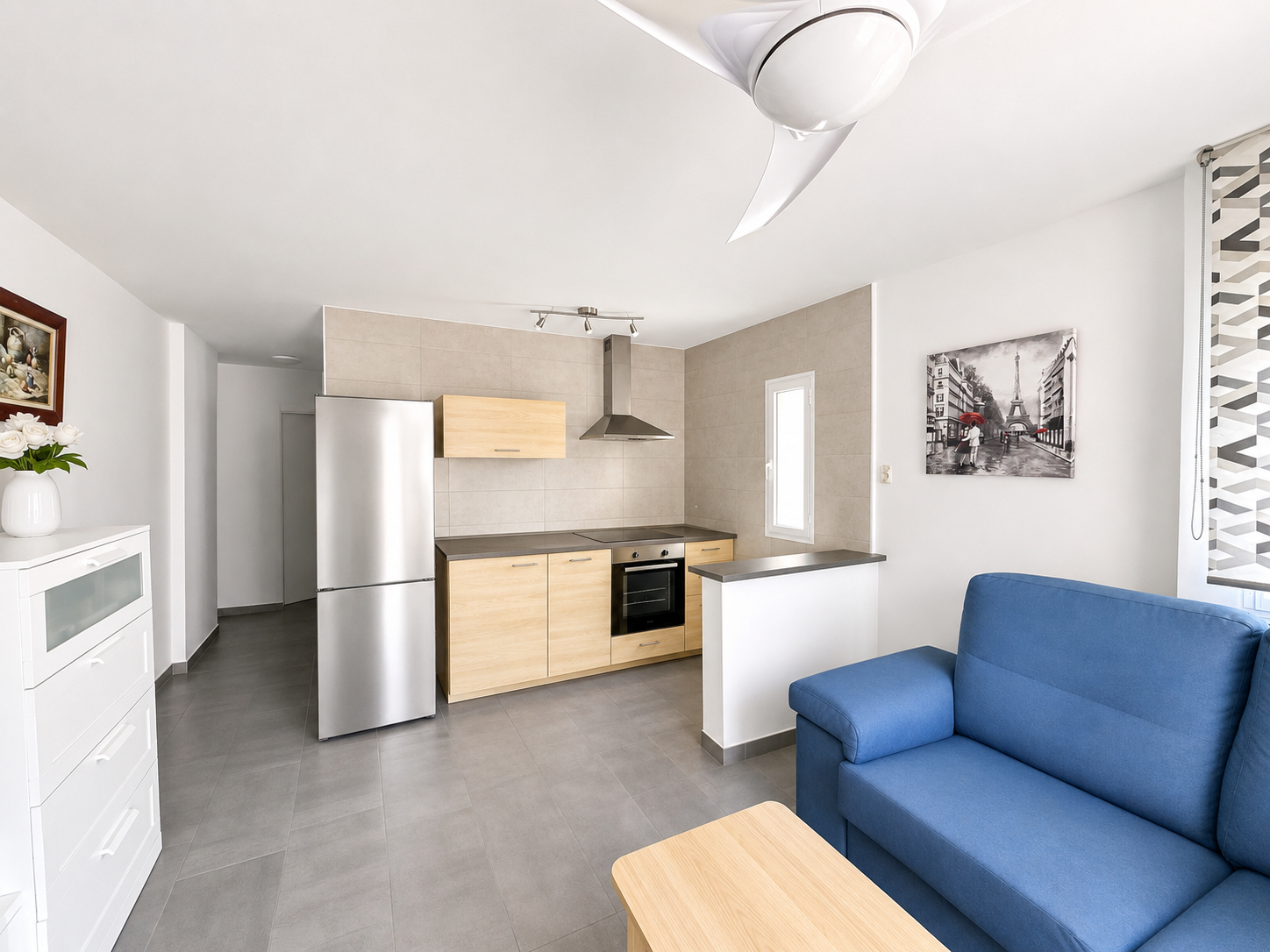 1 Bedroom Apartment in Benalmádena - Photo 2