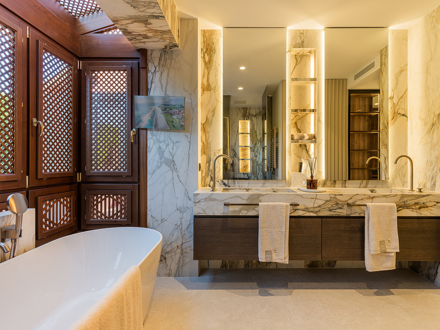 3 Bedroom Penthouse in Estepona - Photo 22
