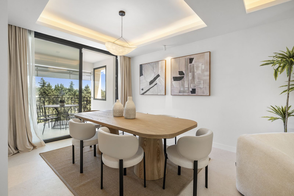 4 Bedroom Townhouse in Marbella - Photo 7