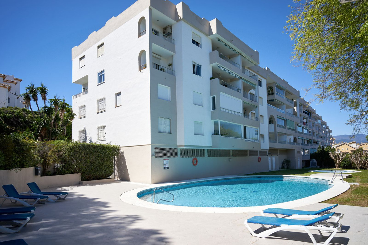 2 Bedroom Apartment in Marbella - Photo 34