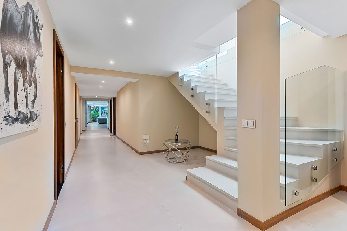 6 Bedroom Villa in San Pedro de Alcántara - Foto 25