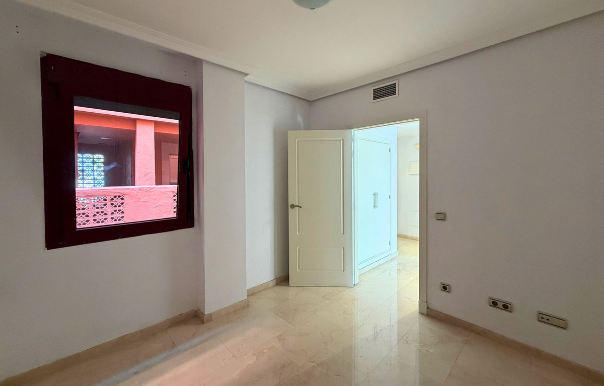 1 Bedroom Apartment in Casares - Photo 16