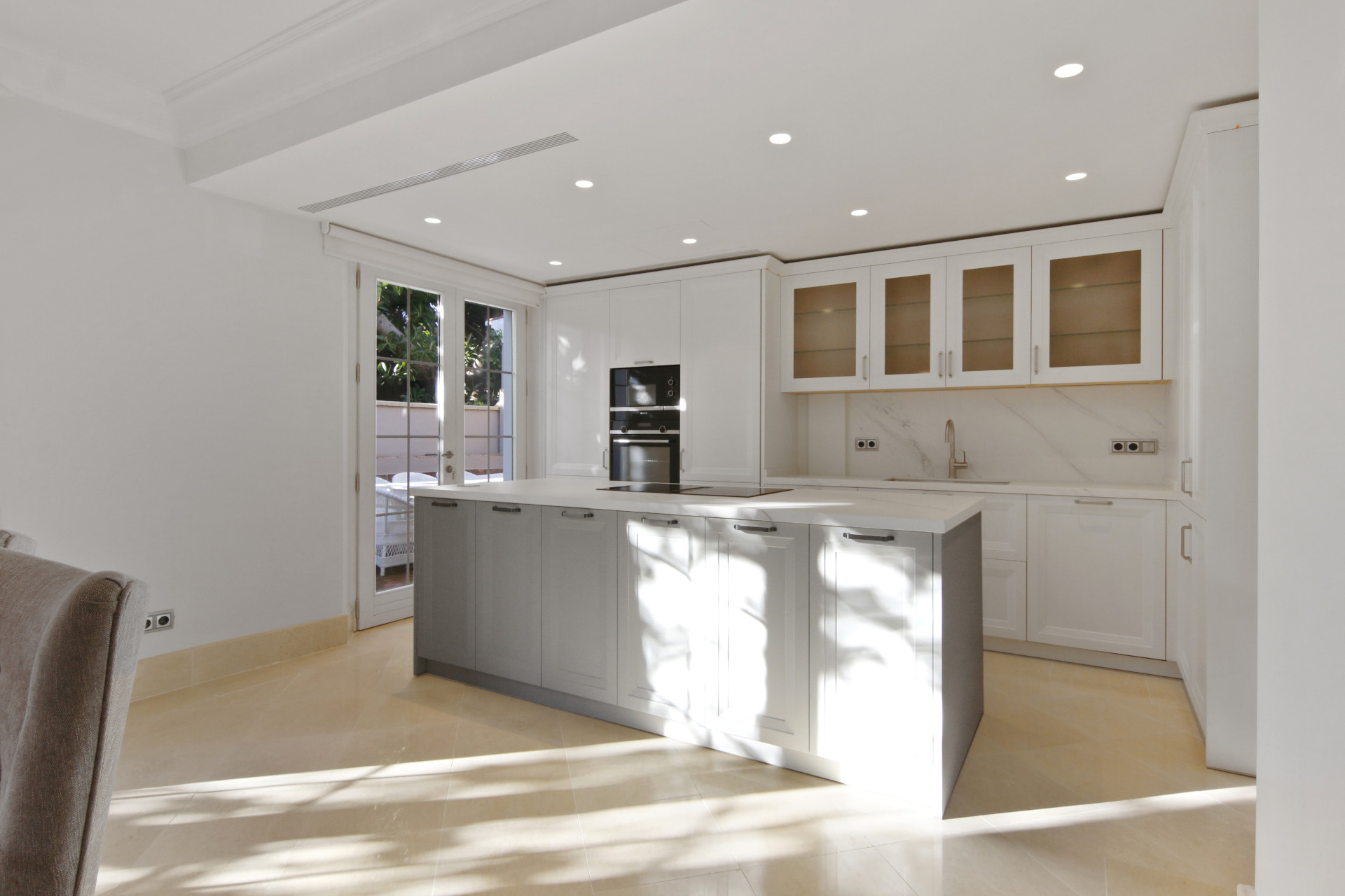 4 Bedroom Villa in Marbella - Photo 9