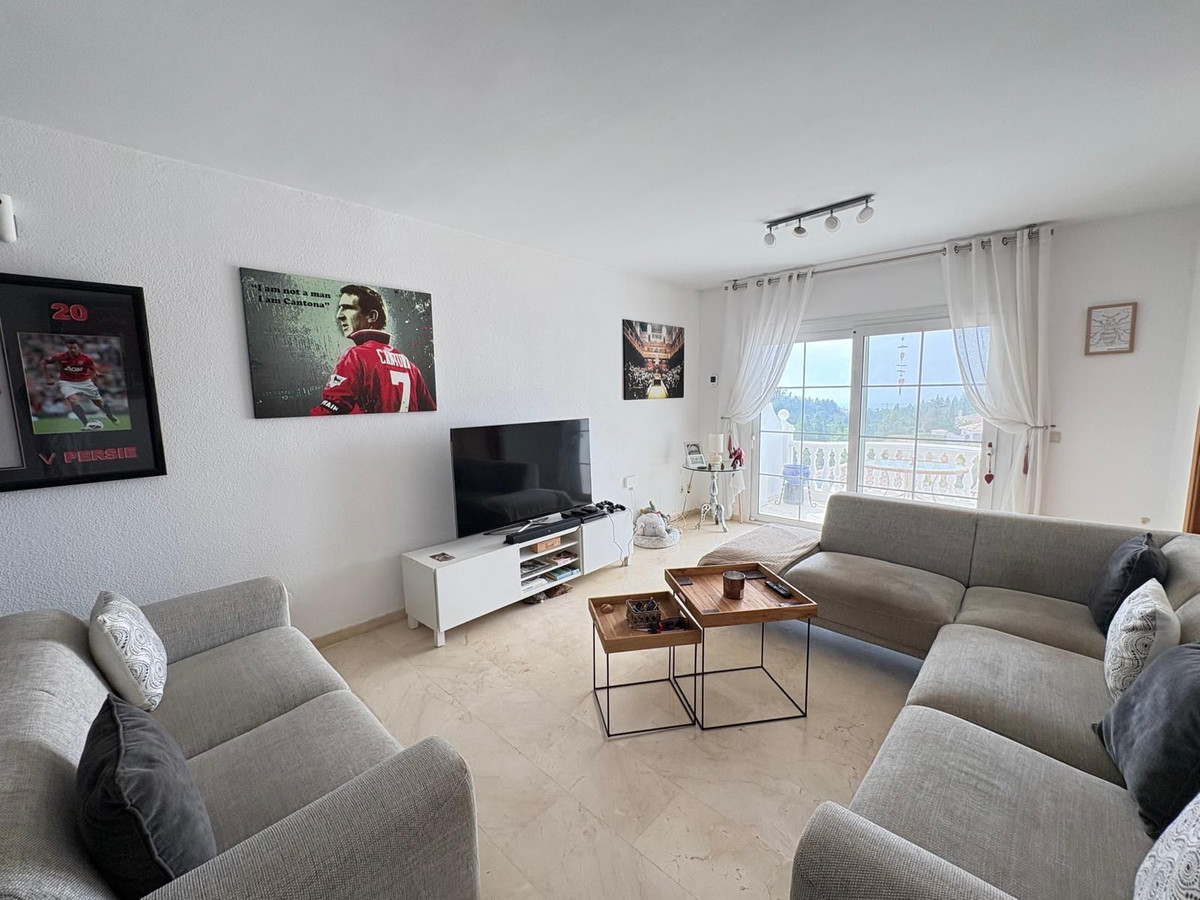 2 Bedroom Apartment in Mijas - Photo 14