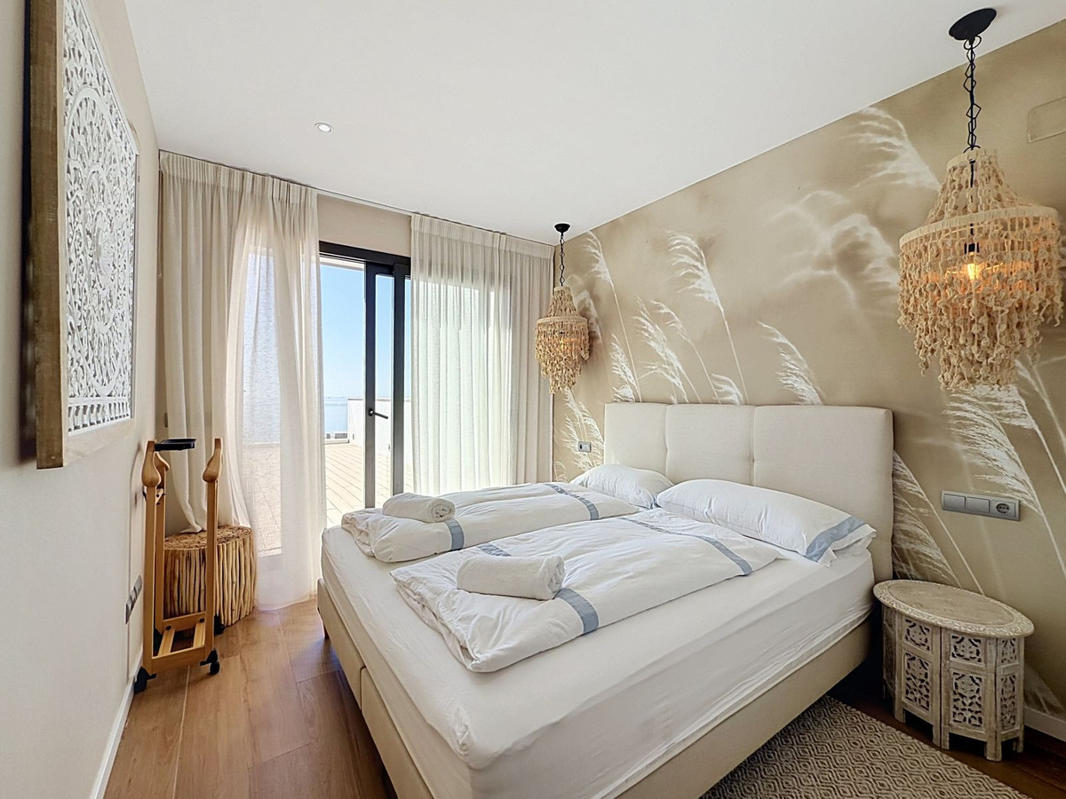 4 Bedroom Penthouse in La Alcaidesa - Photo 32