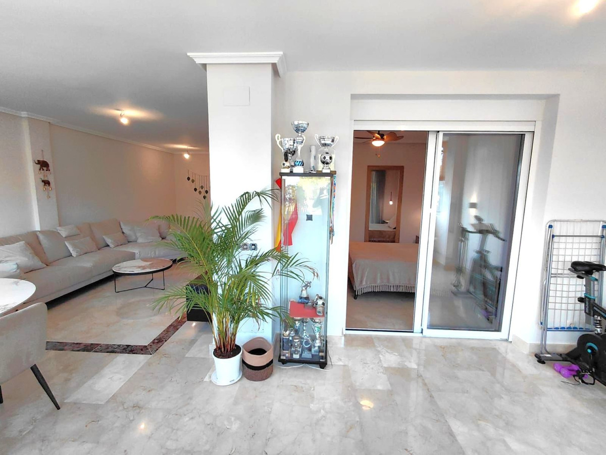 2 Bedroom Apartment in Marbella - Photo 5