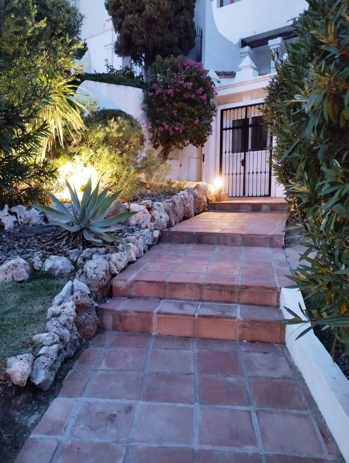 2 Bedroom Apartment in Benahavís - Foto 25