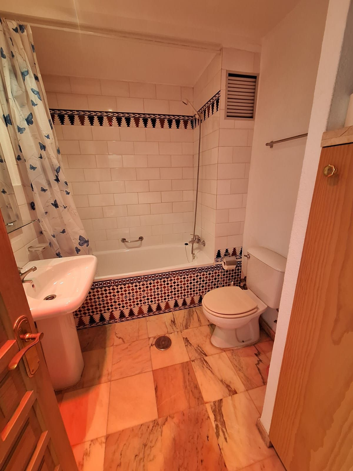 Apartment in Torremolinos - Photo 9