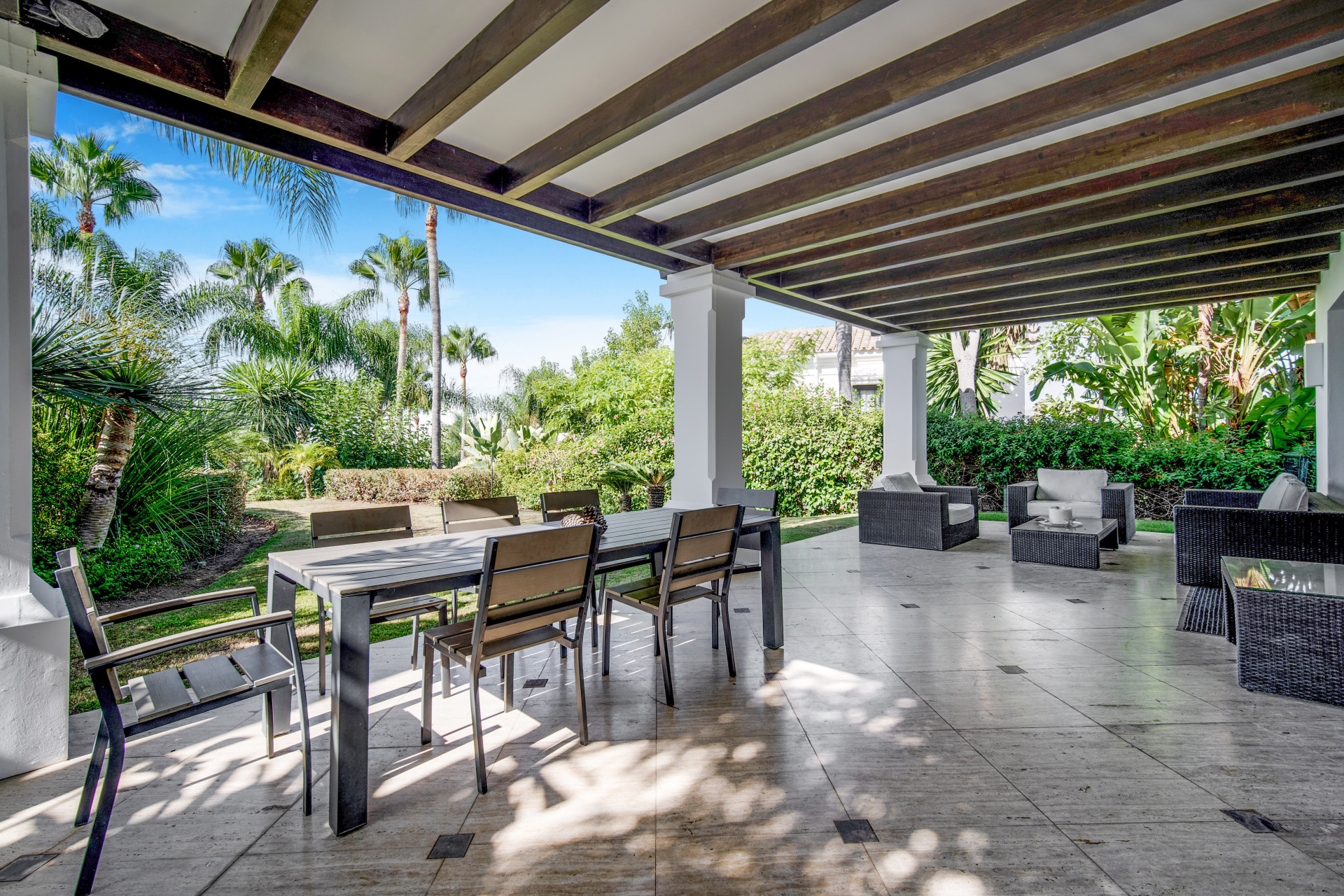 5 Bedroom Villa in Marbella - Photo 3