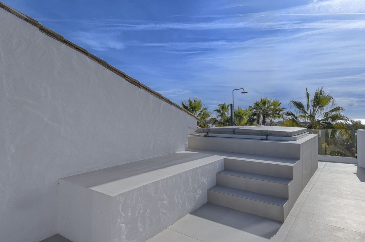 3 Bedroom Penthouse in Estepona