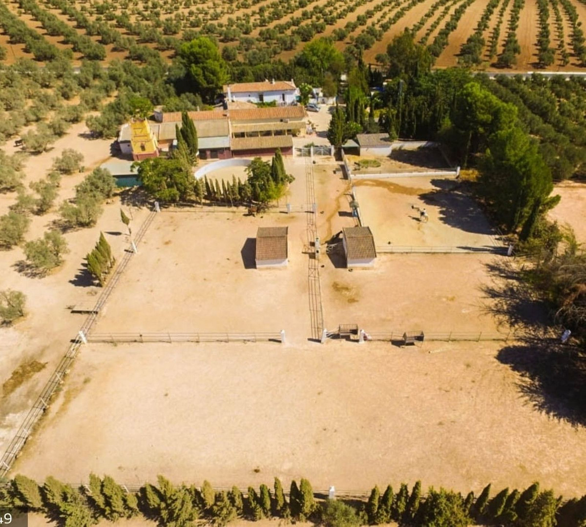8 Bedroom Country house in Antequera - Photo 20
