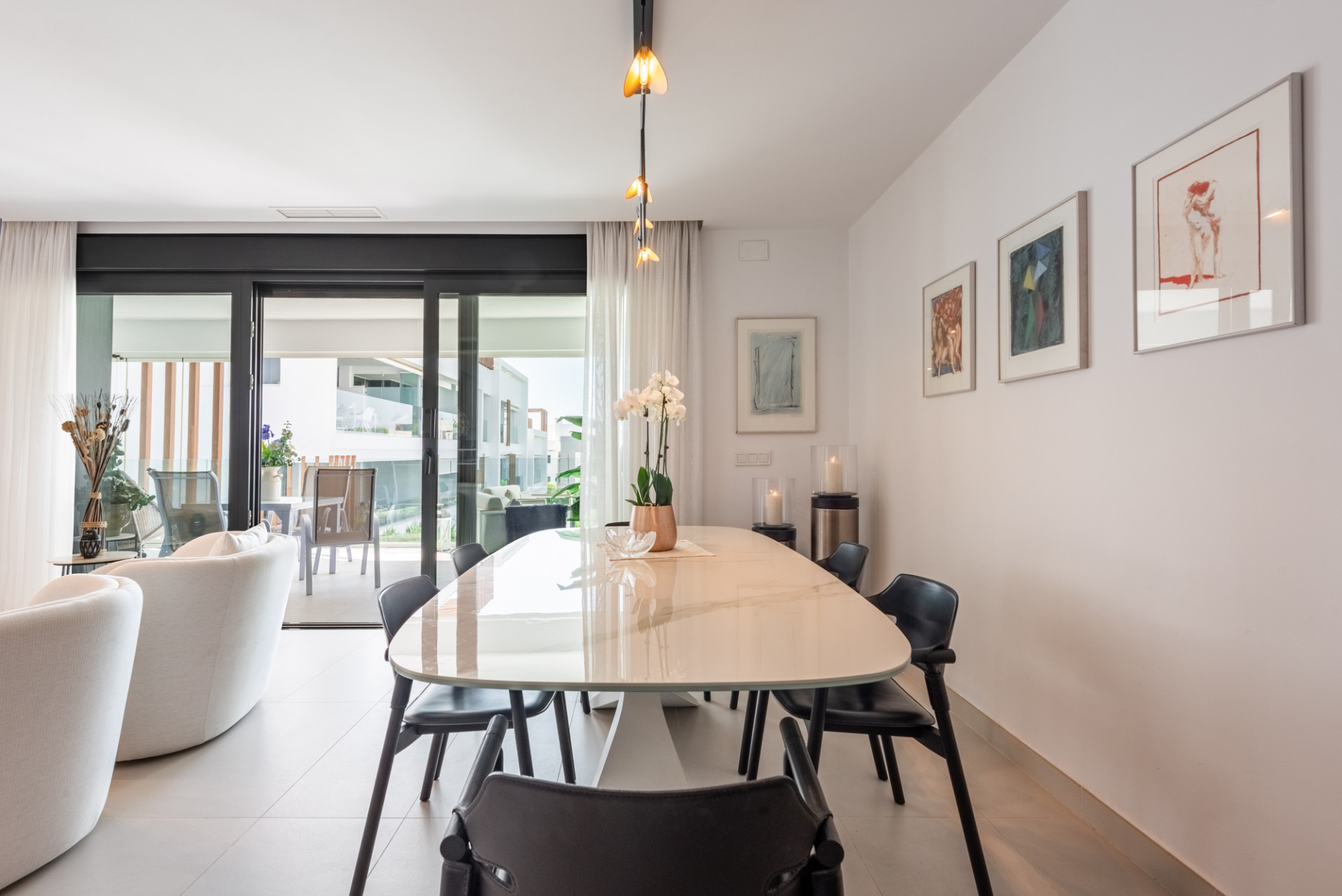 3 Bedroom Apartment in Estepona - Photo 6