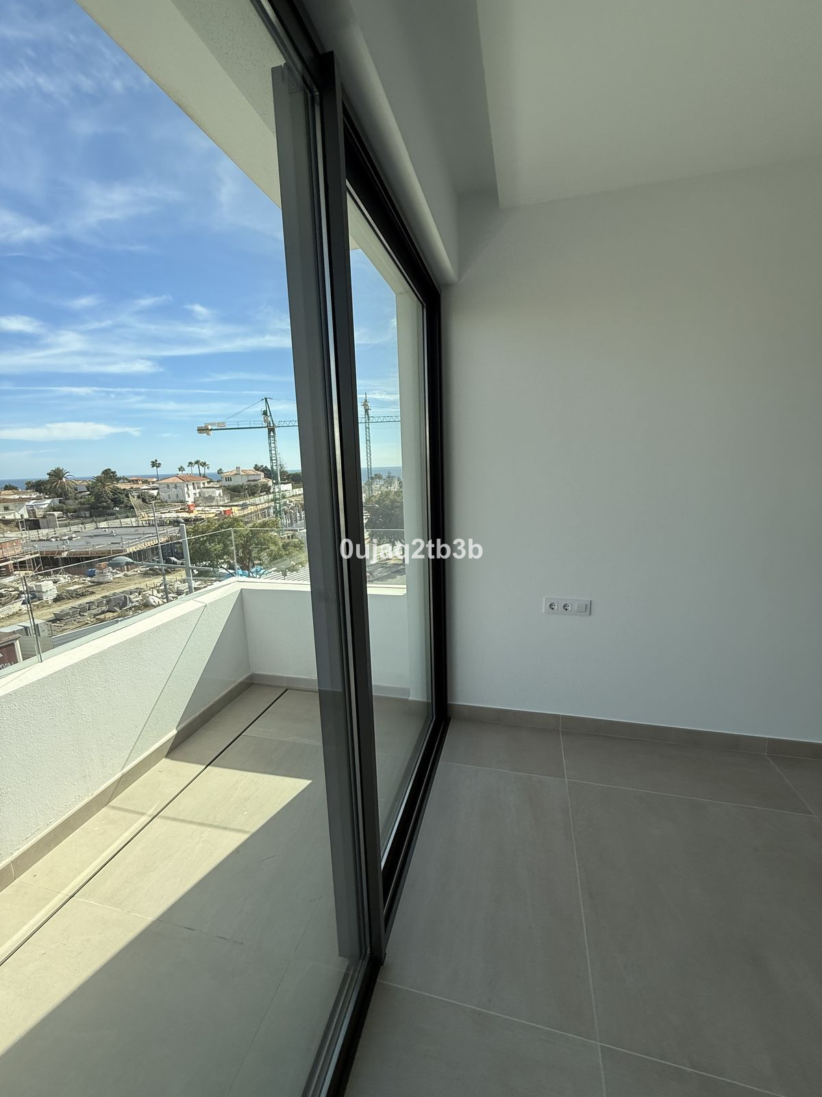 3 Bedroom Penthouse in Estepona - Photo 13