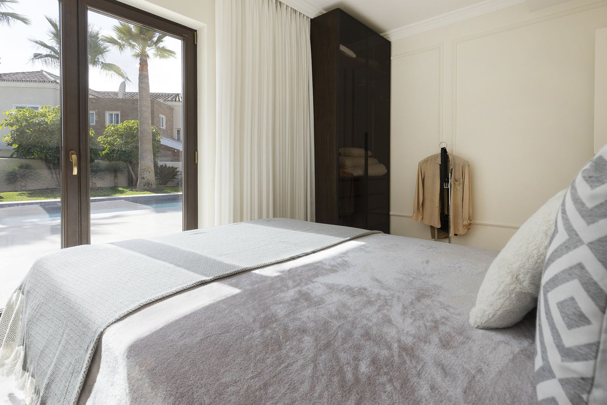 6 Bedroom Villa in Mijas - Photo 36