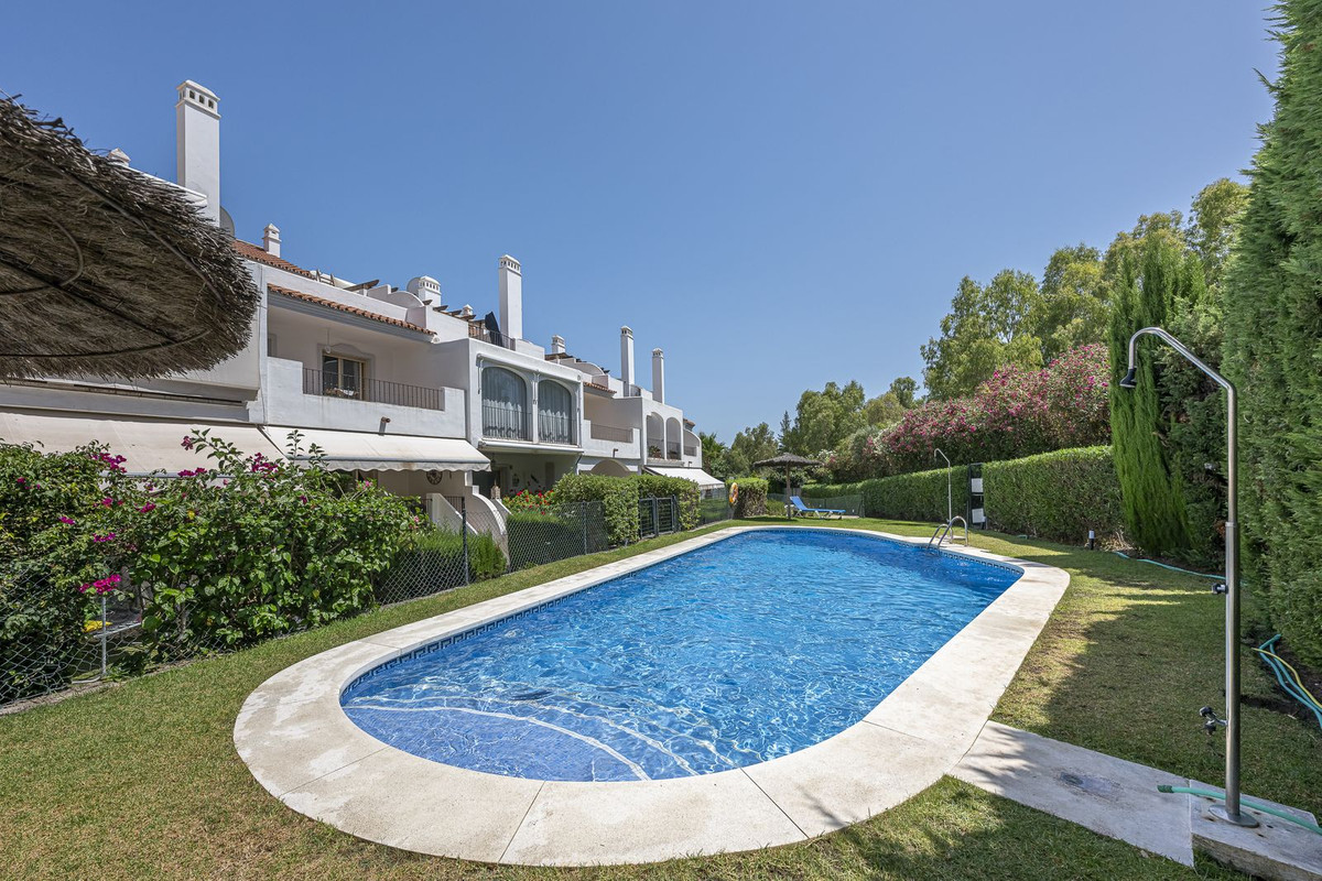 4 Bedroom Townhouse in Marbella - Photo 40